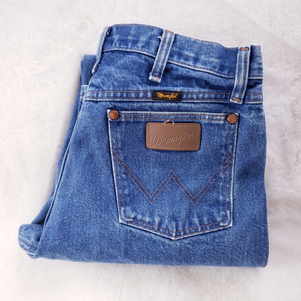 Wrangler Vintage High Rise Classic Dark Denim Straight Leg Jeans